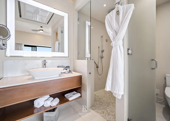 Two Bedroom Ocean-front - La Valencia