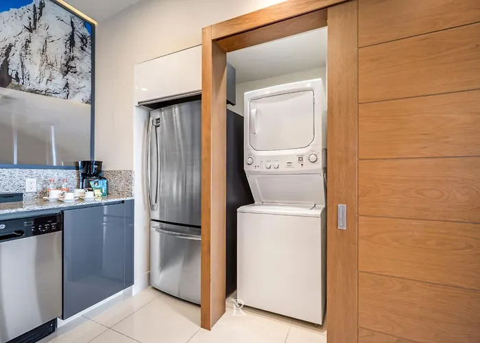 Two Bedroom Ocean-front - La Valencia Resort
